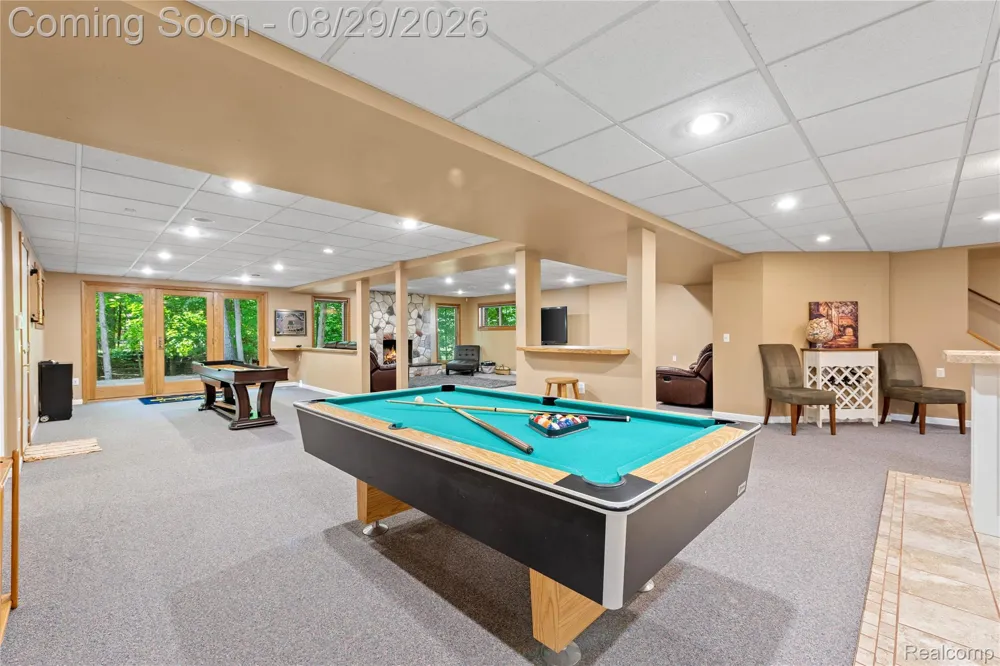 1733 Apple Ridge Court Rochester Hills City, MI 48306