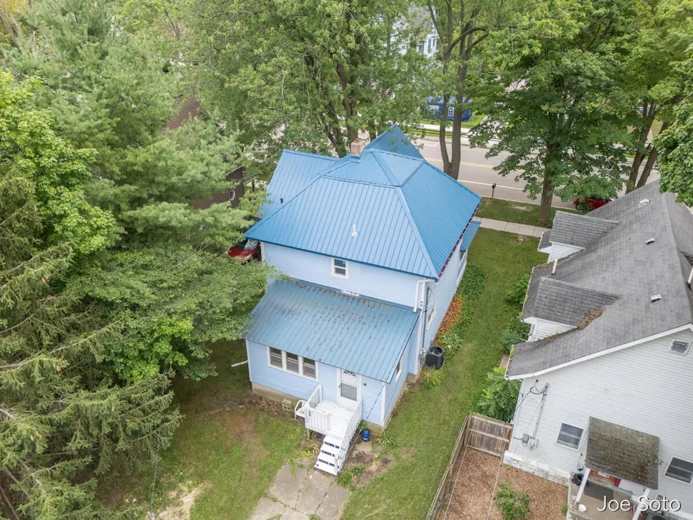 117 E Wright Avenue Shepherd Village, MI 48883