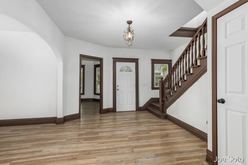 117 E Wright Avenue Shepherd Village, MI 48883