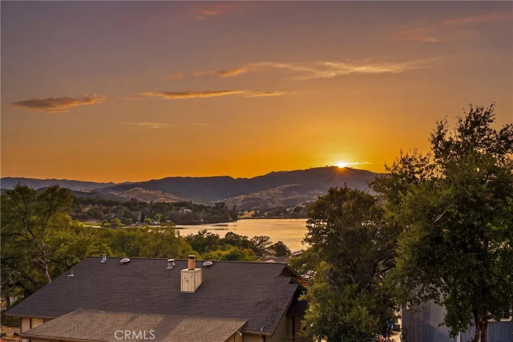 17247 Meadow View Hidden Valley Lake, CA 95467