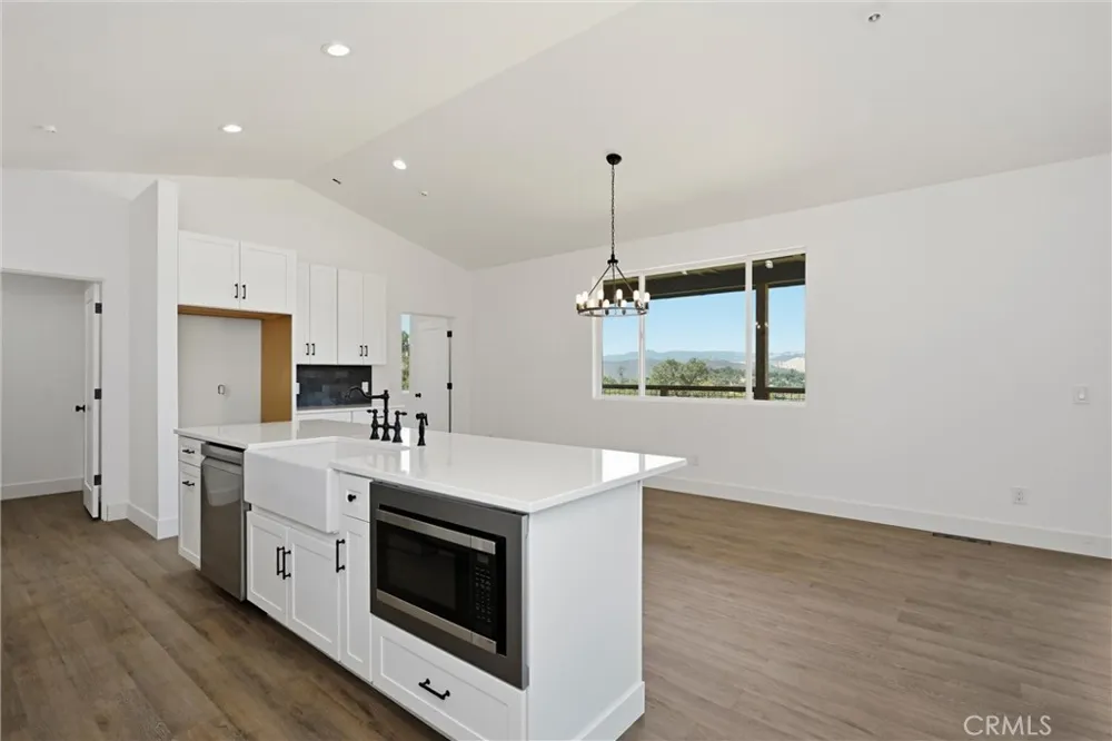 17247 Meadow View Hidden Valley Lake, CA 95467