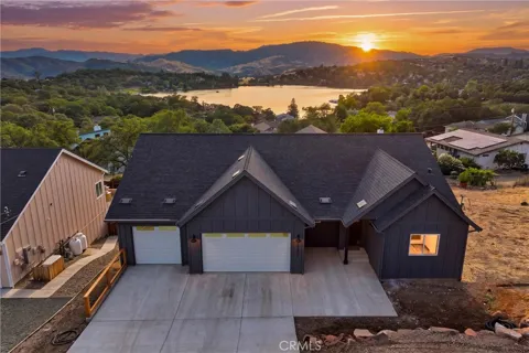 17247 Meadow View