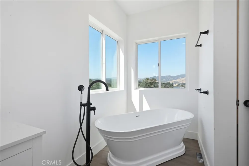 17247 Meadow View Hidden Valley Lake, CA 95467