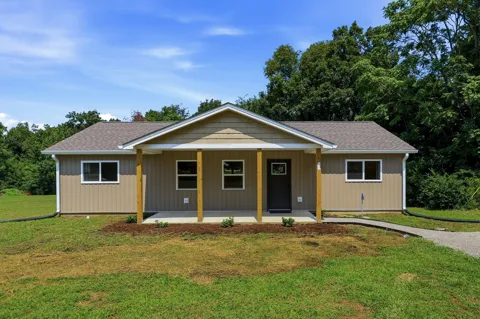 111 Tom Smith LN
