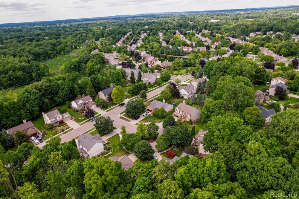 969 Hidden Creek Drive South Lyon City, MI 48178