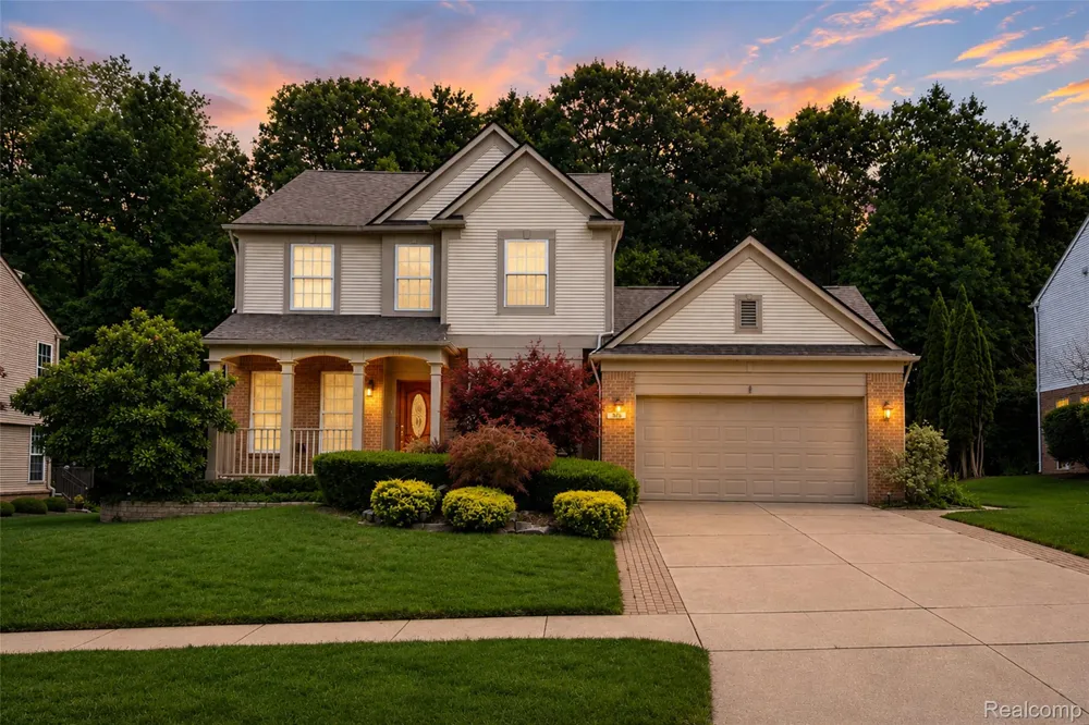 969 Hidden Creek Drive South Lyon City, MI 48178