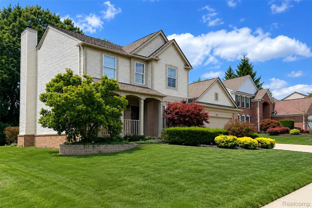 969 Hidden Creek Drive South Lyon City, MI 48178