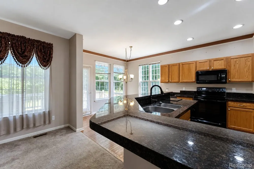 969 Hidden Creek Drive South Lyon City, MI 48178