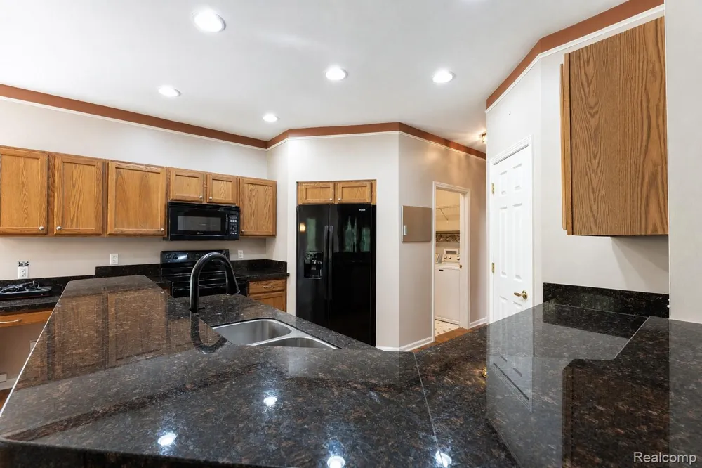 969 Hidden Creek Drive South Lyon City, MI 48178