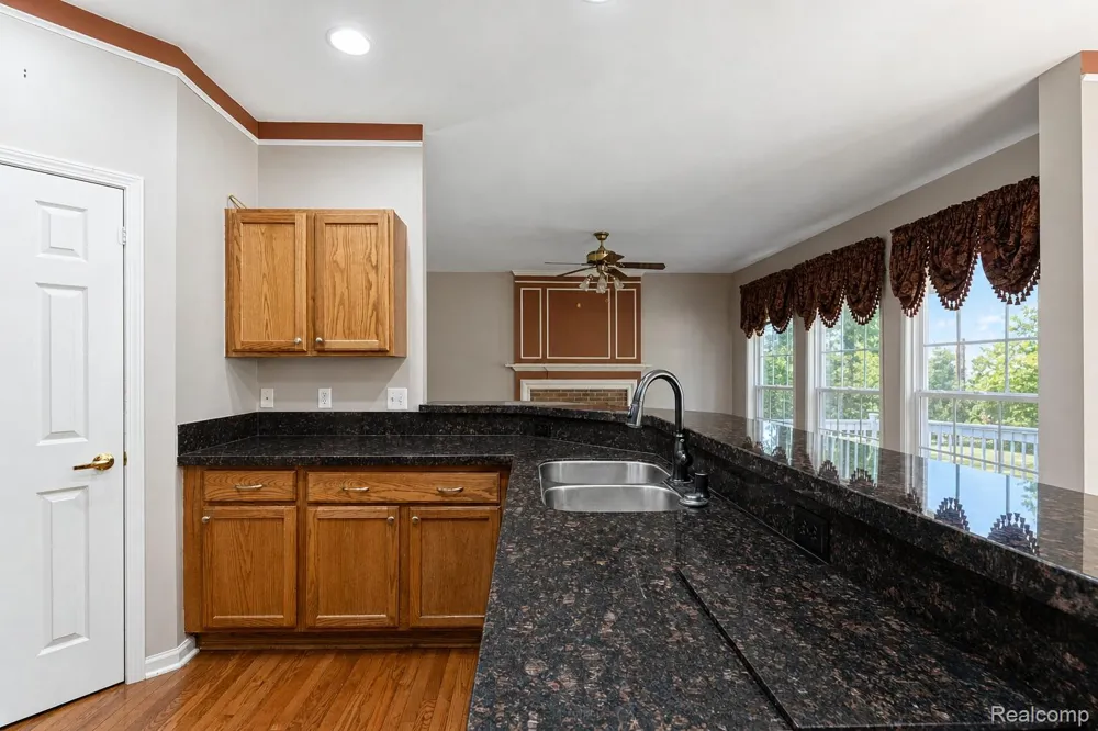 969 Hidden Creek Drive South Lyon City, MI 48178