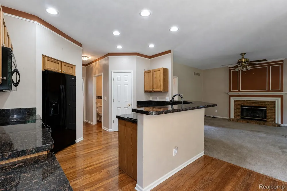 969 Hidden Creek Drive South Lyon City, MI 48178