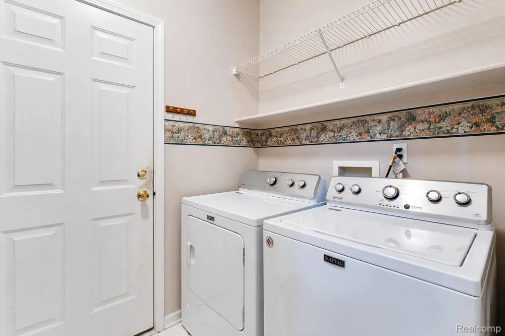 969 Hidden Creek Drive South Lyon City, MI 48178