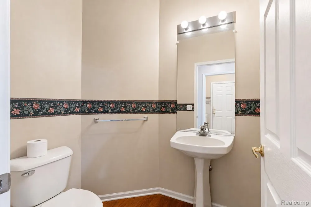 969 Hidden Creek Drive South Lyon City, MI 48178