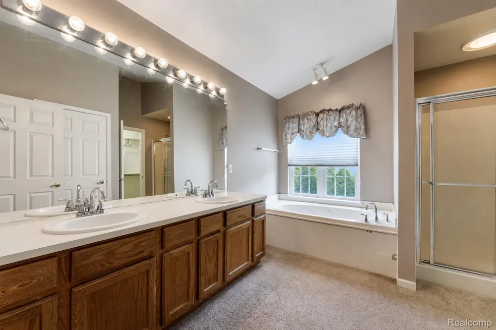969 Hidden Creek Drive South Lyon City, MI 48178