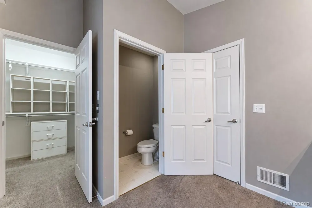 969 Hidden Creek Drive South Lyon City, MI 48178