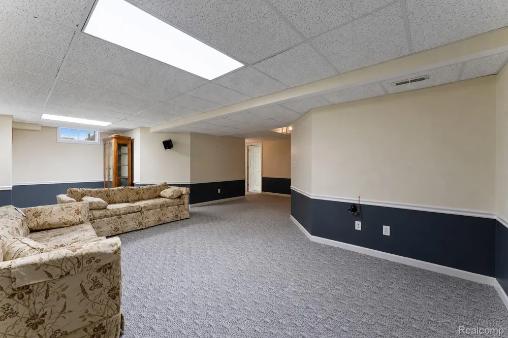 969 Hidden Creek Drive South Lyon City, MI 48178