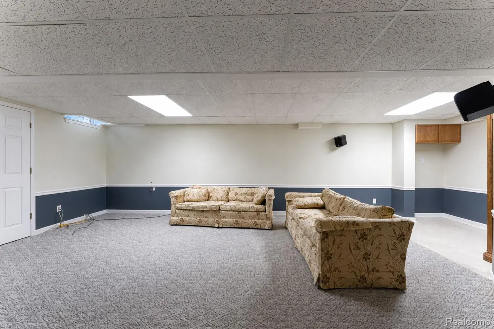 969 Hidden Creek Drive South Lyon City, MI 48178