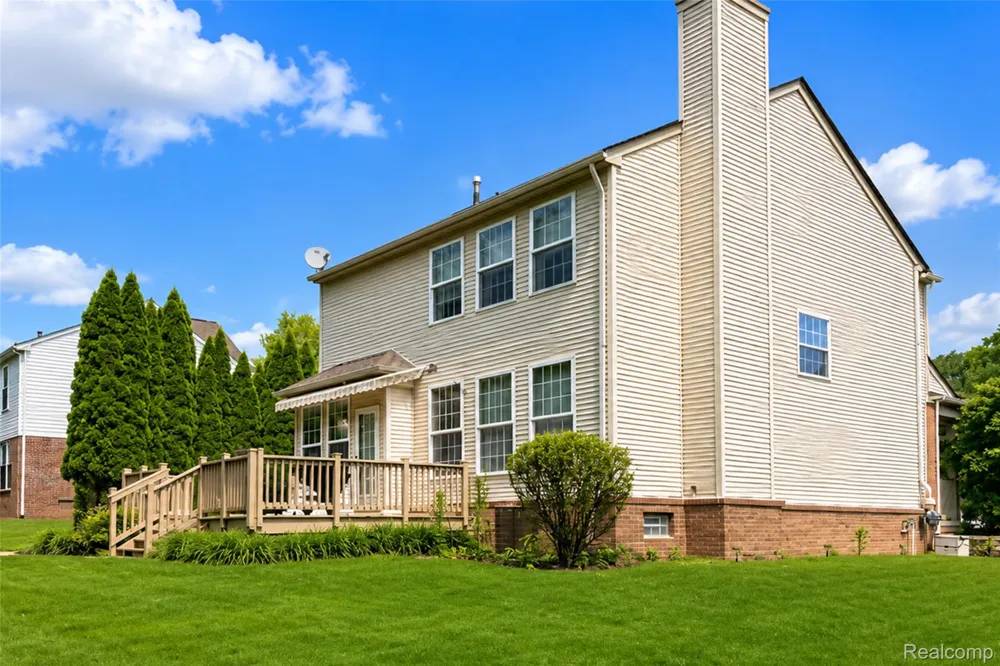 969 Hidden Creek Drive South Lyon City, MI 48178