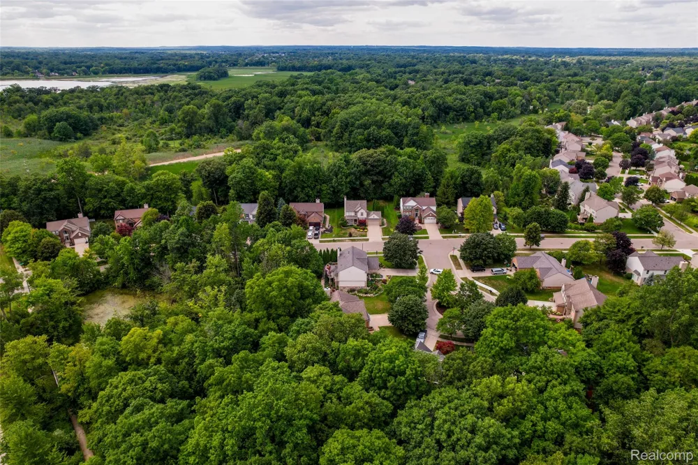 969 Hidden Creek Drive South Lyon City, MI 48178