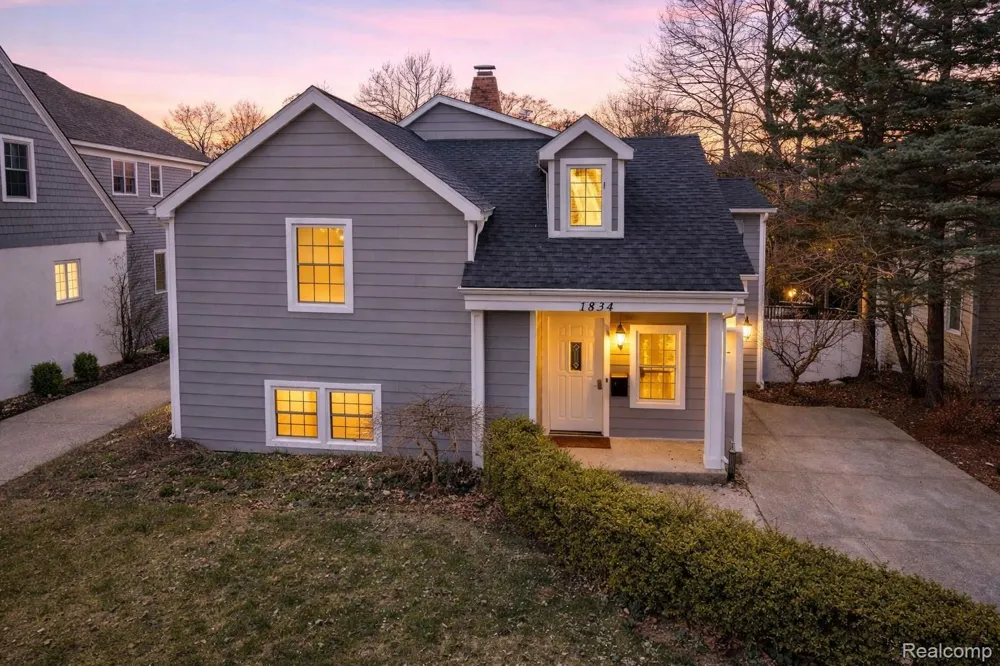 1834 Fairview Street Birmingham City, MI 48009