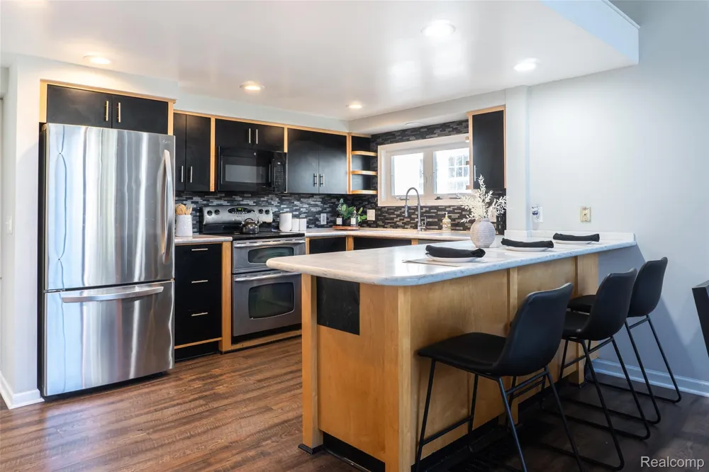 1834 Fairview Street Birmingham City, MI 48009