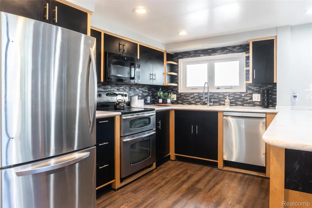 1834 Fairview Street Birmingham City, MI 48009