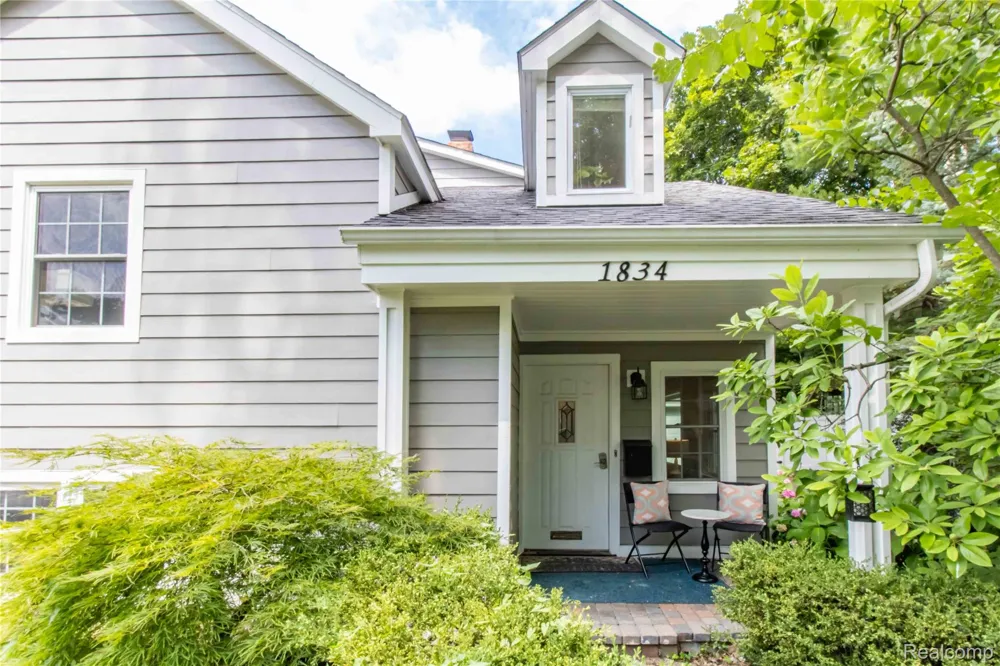 1834 Fairview Street Birmingham City, MI 48009