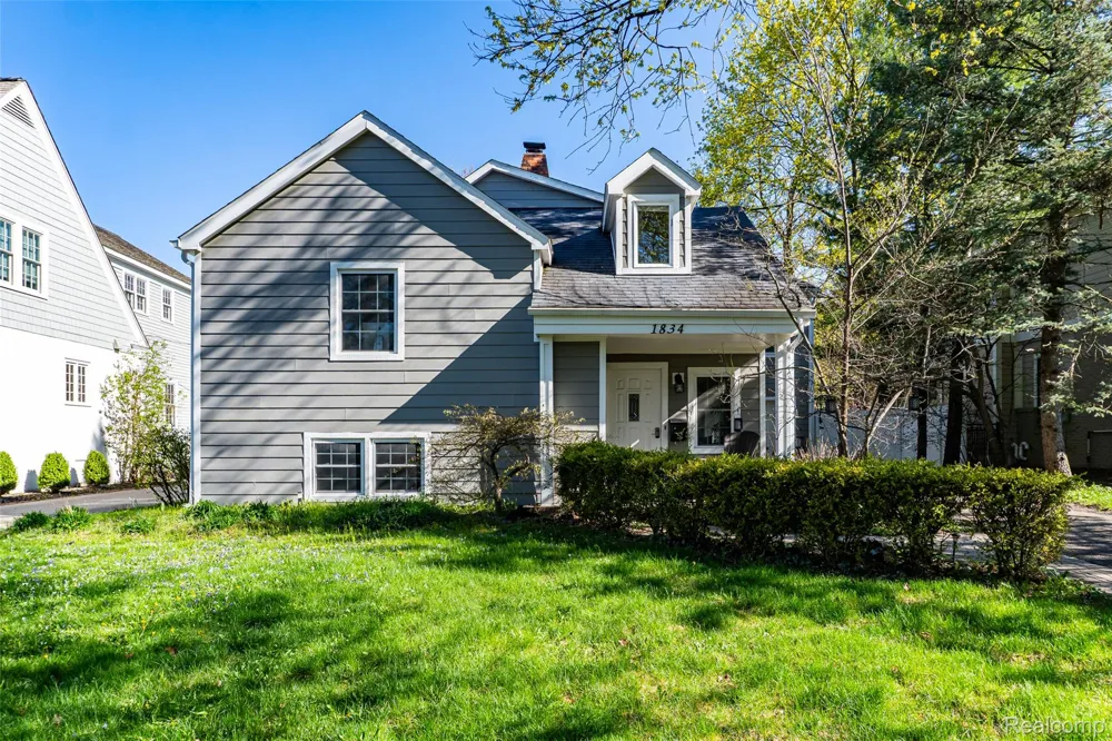 1834 Fairview Street Birmingham City, MI 48009