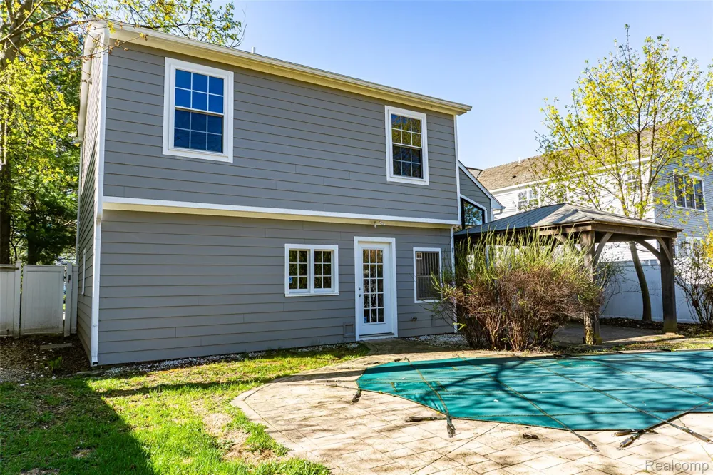 1834 Fairview Street Birmingham City, MI 48009