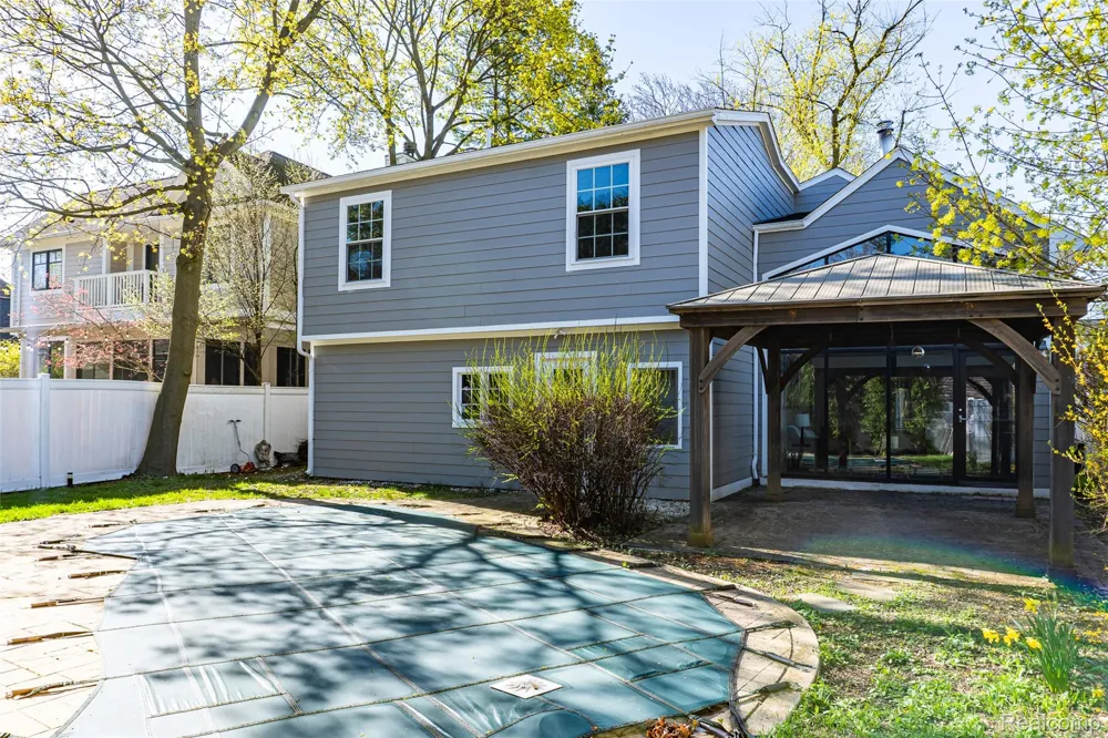 1834 Fairview Street Birmingham City, MI 48009
