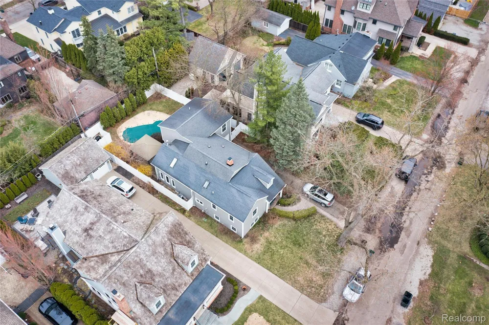 1834 Fairview Street Birmingham City, MI 48009