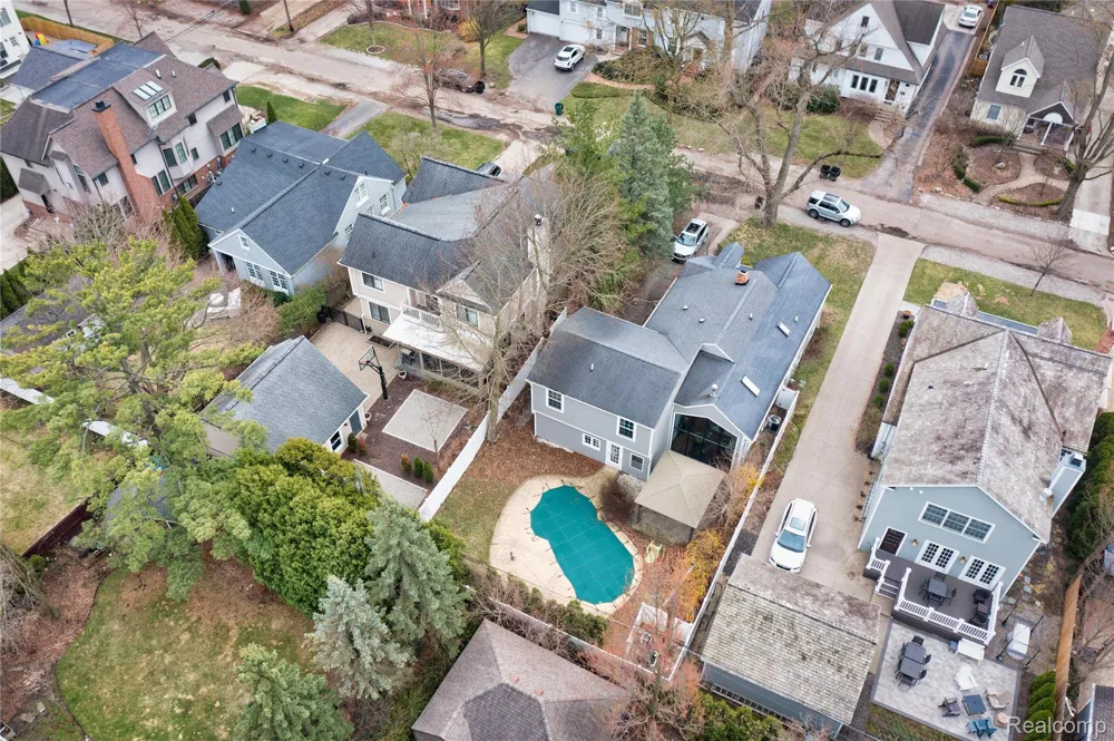 1834 Fairview Street Birmingham City, MI 48009