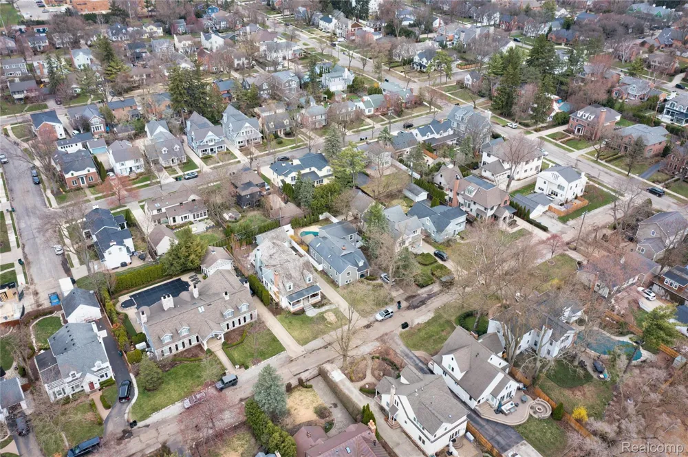 1834 Fairview Street Birmingham City, MI 48009