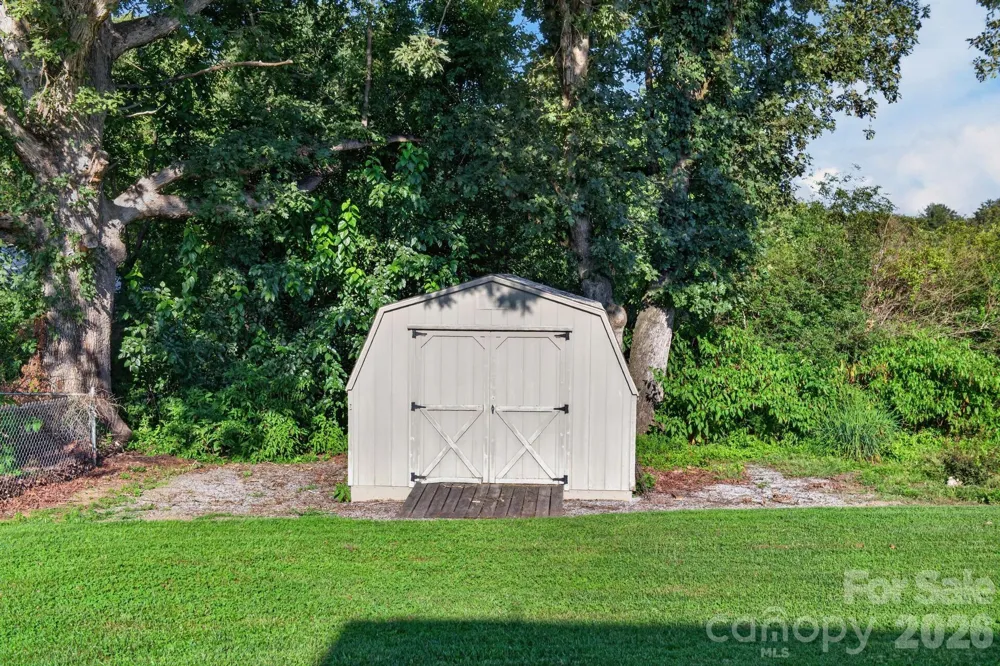 2305 Good Shepard Court Lenoir, NC 28645