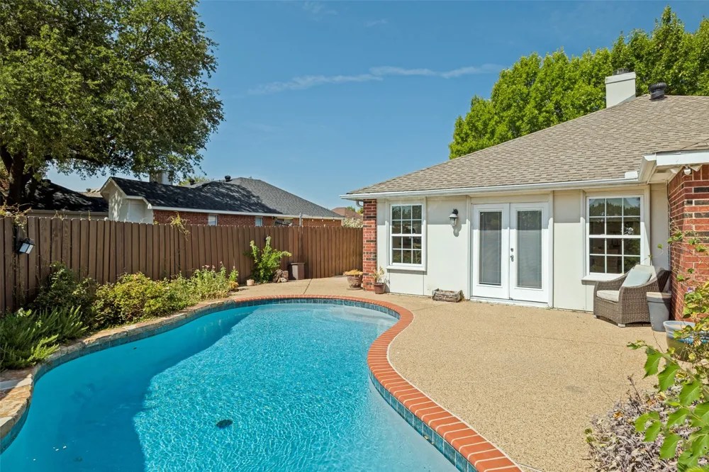 2922 Andrea Lane Garland, TX 75040