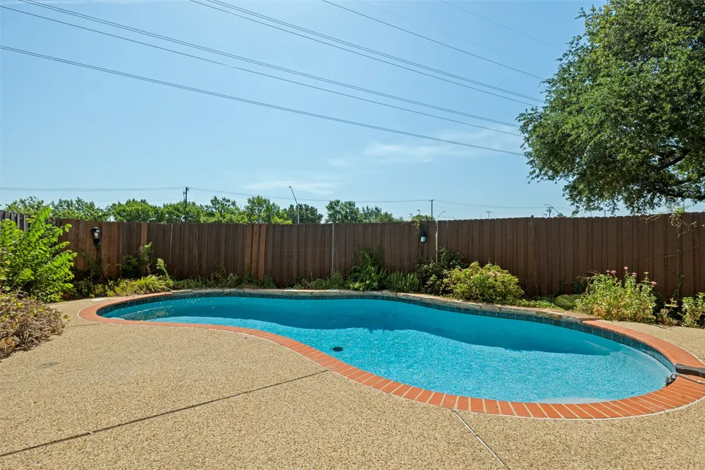 2922 Andrea Lane Garland, TX 75040