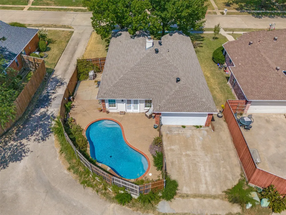 2922 Andrea Lane Garland, TX 75040