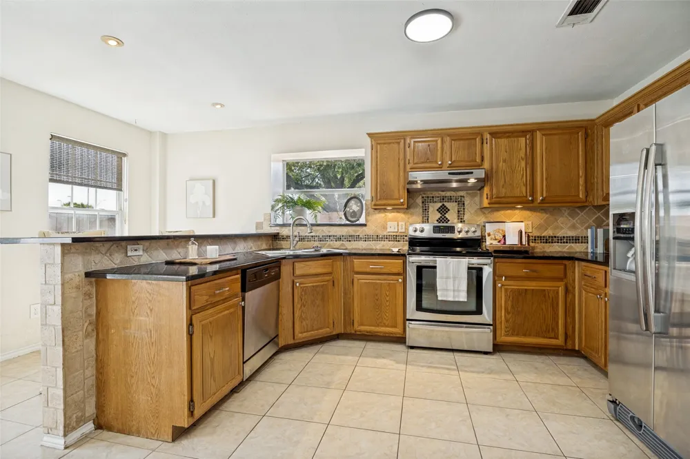 2922 Andrea Lane Garland, TX 75040