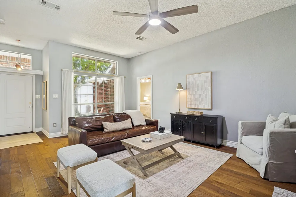 2922 Andrea Lane Garland, TX 75040