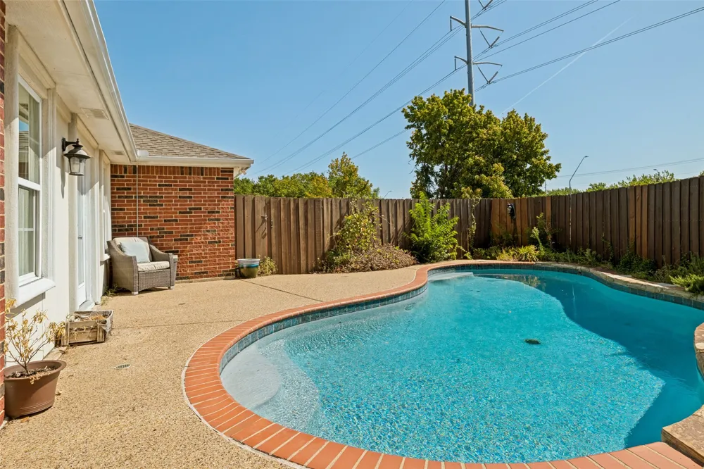 2922 Andrea Lane Garland, TX 75040