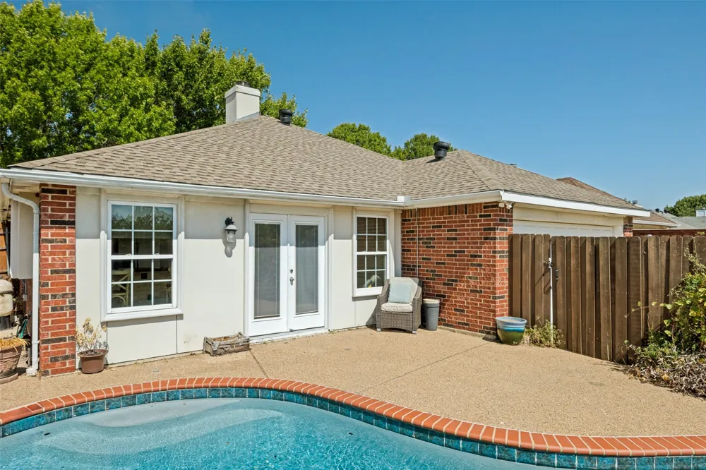 2922 Andrea Lane Garland, TX 75040