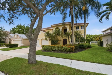 861 Crestview Cir