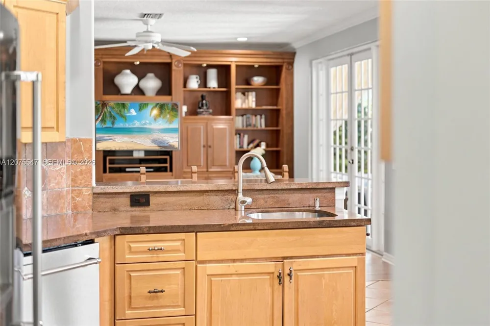 861 Crestview Cir Weston, FL 33327