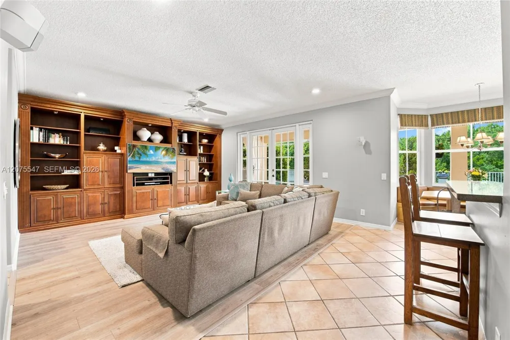 861 Crestview Cir Weston, FL 33327