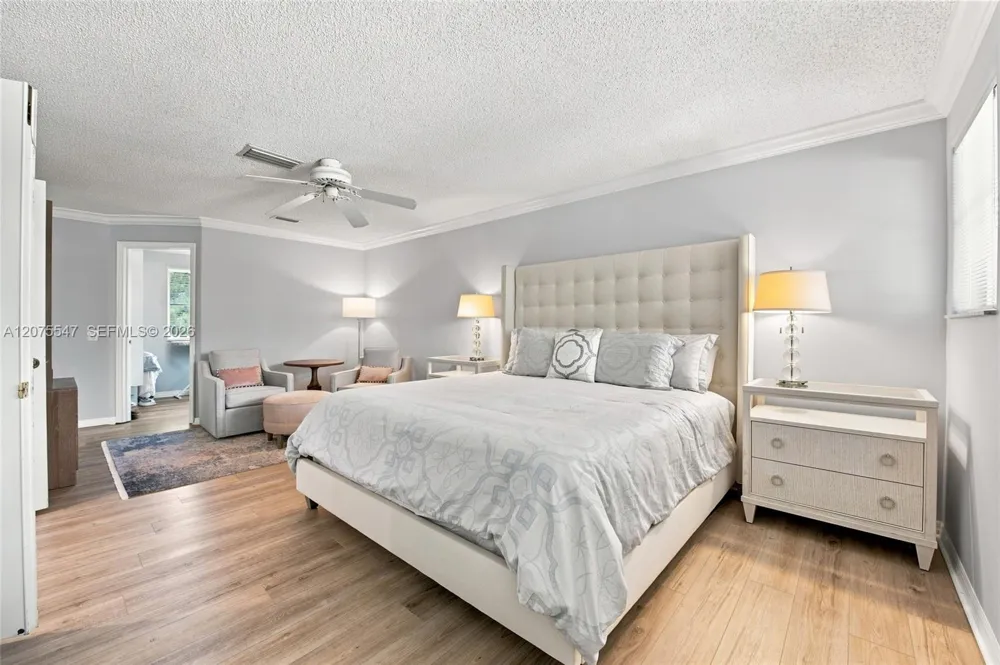 861 Crestview Cir Weston, FL 33327