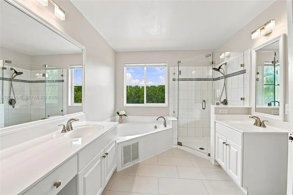 861 Crestview Cir Weston, FL 33327
