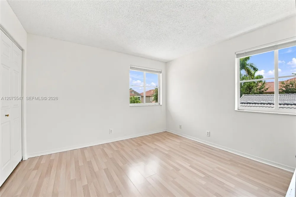 861 Crestview Cir Weston, FL 33327