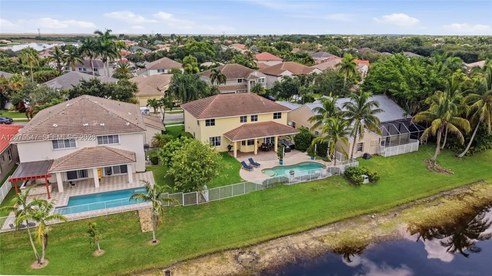 861 Crestview Cir Weston, FL 33327