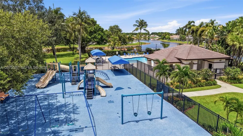 861 Crestview Cir Weston, FL 33327