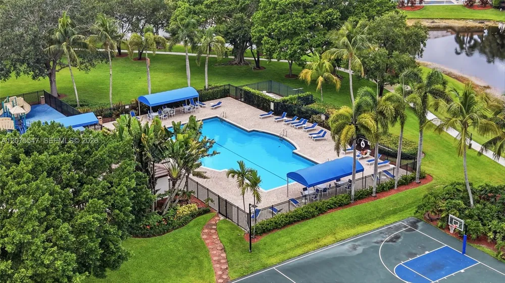861 Crestview Cir Weston, FL 33327